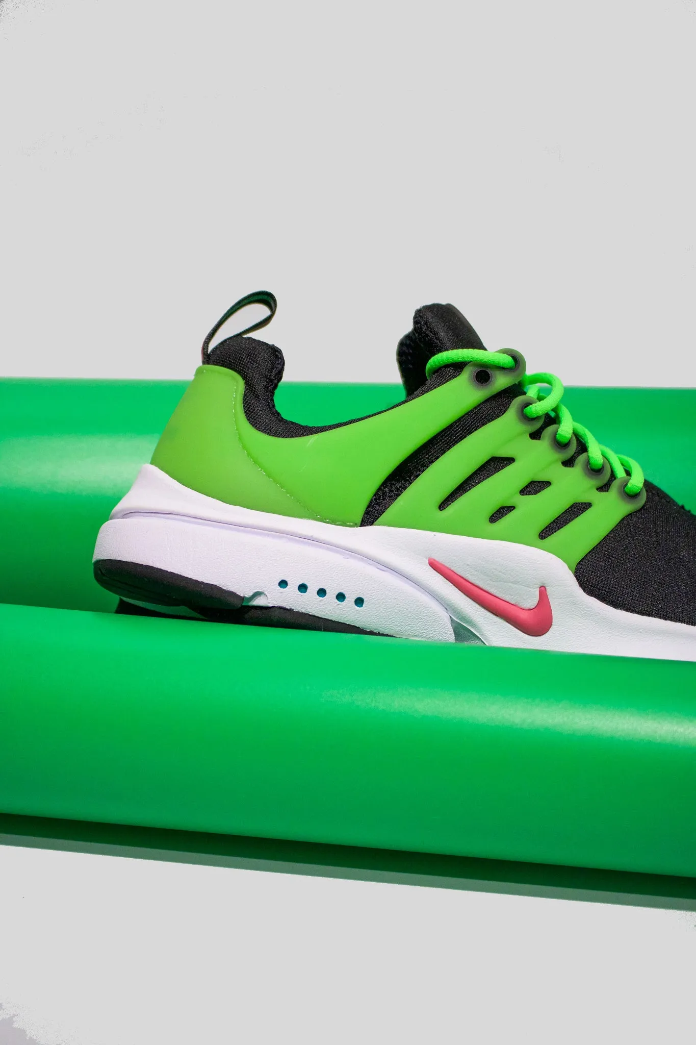 AIR PRESTO "BLK/GREEN STRIKE"