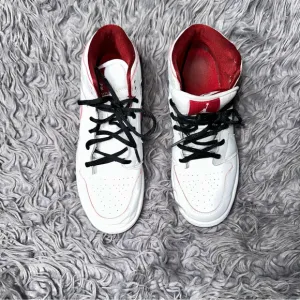 Jordan 1 Mid White Gym Red (GS) shoes