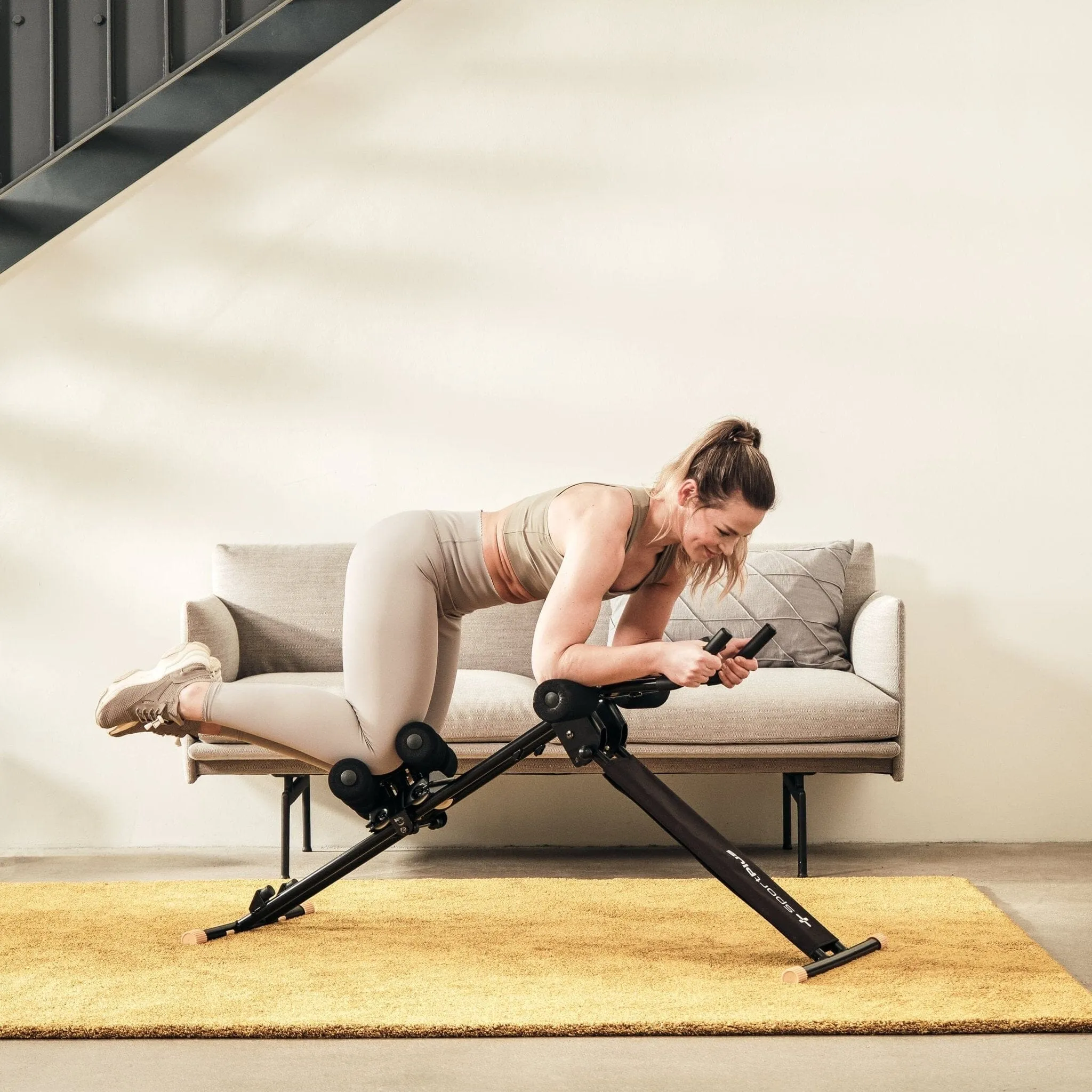 Klappbarer Bauchtrainer mit flexibler Knieauflage & 3-fach Steigungswinkel