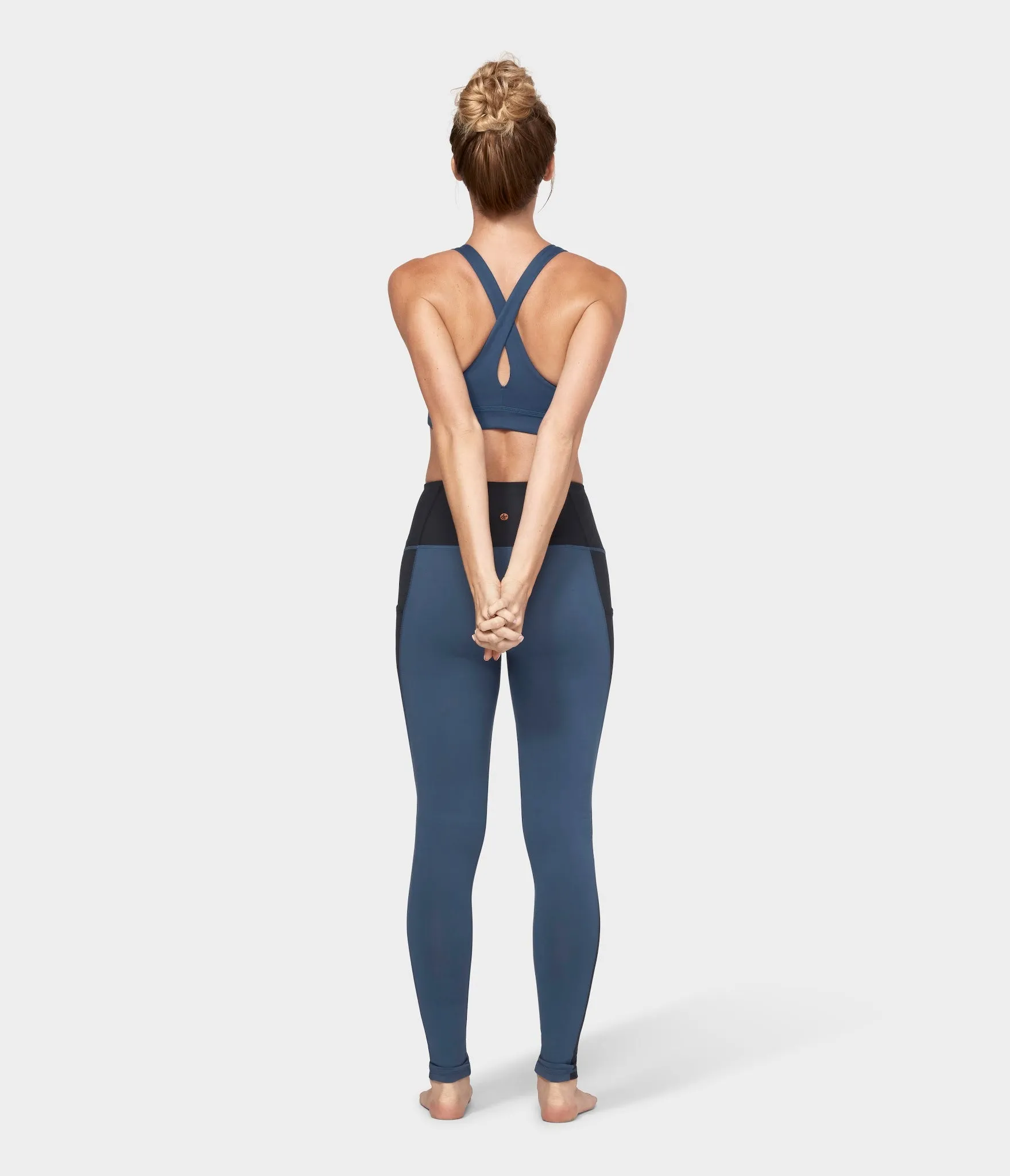 Manduka Apparel - Women's Essential Pocket Legging - Indigo