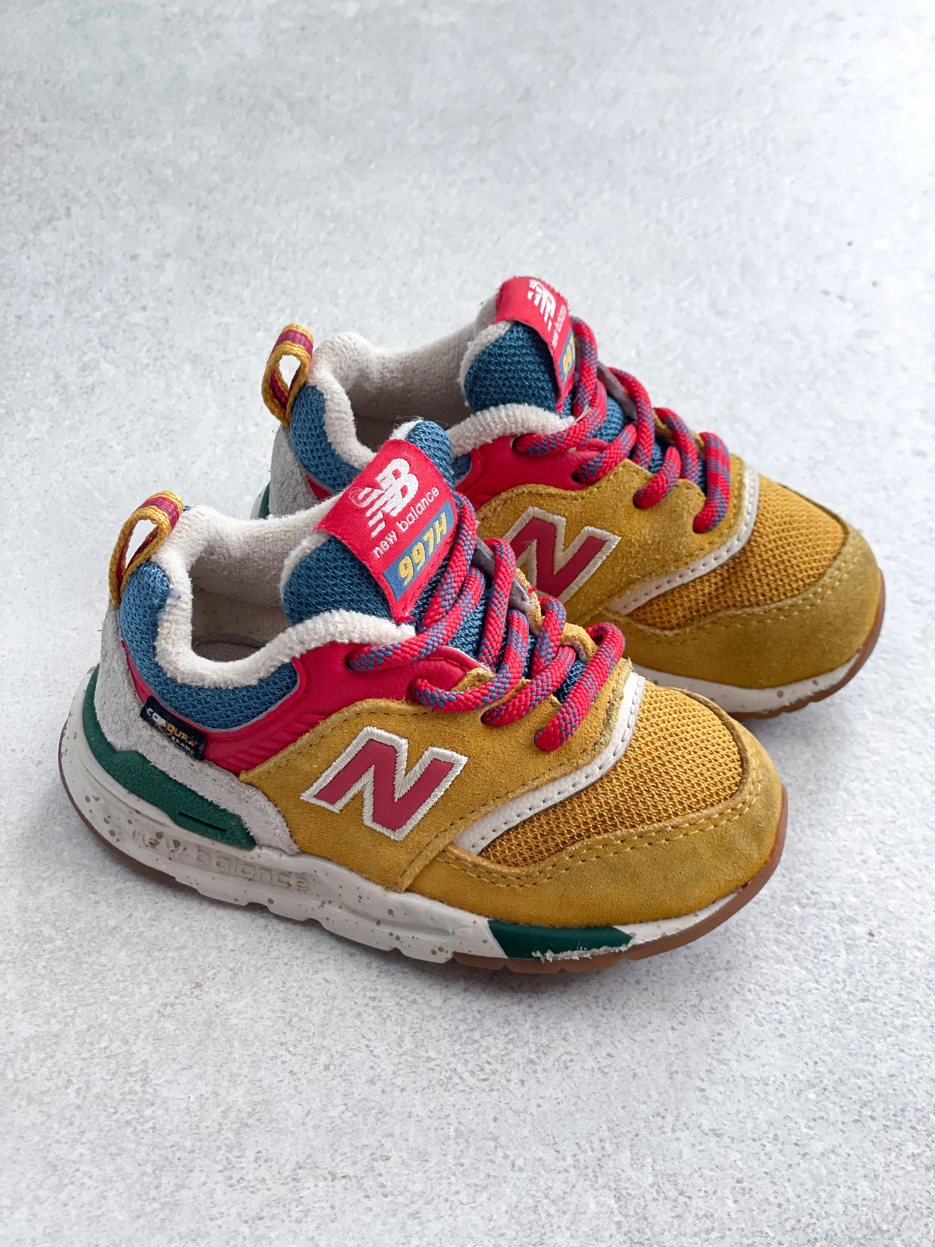 New Balance 997H Rare Trainers - UK Kids Size 4.5
