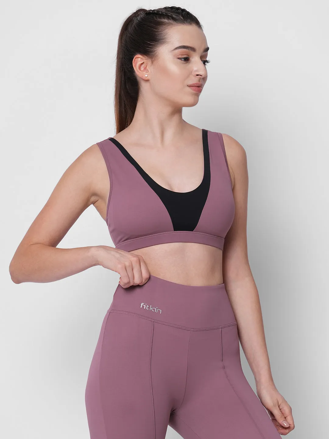 New classic fit v neck mauve sports bra