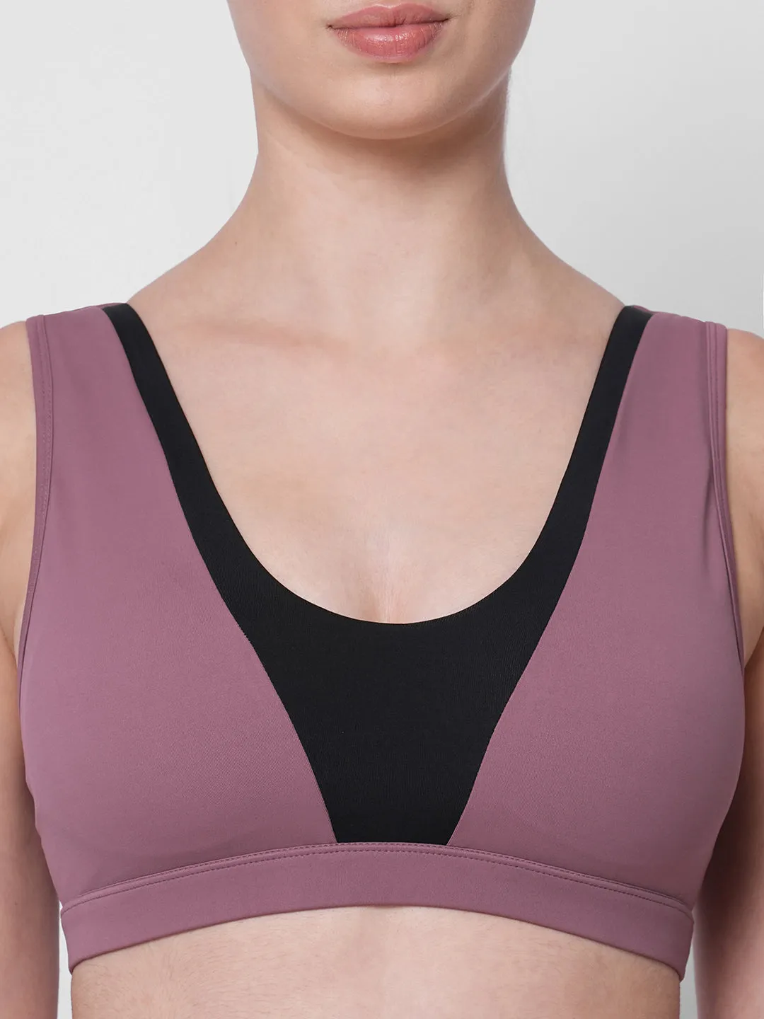 New classic fit v neck mauve sports bra