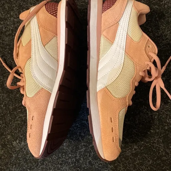 NEW Puma Sneakers soft optimal comfort uS 5.5C EuR 37.5 /shoes / Gym No Box Pink