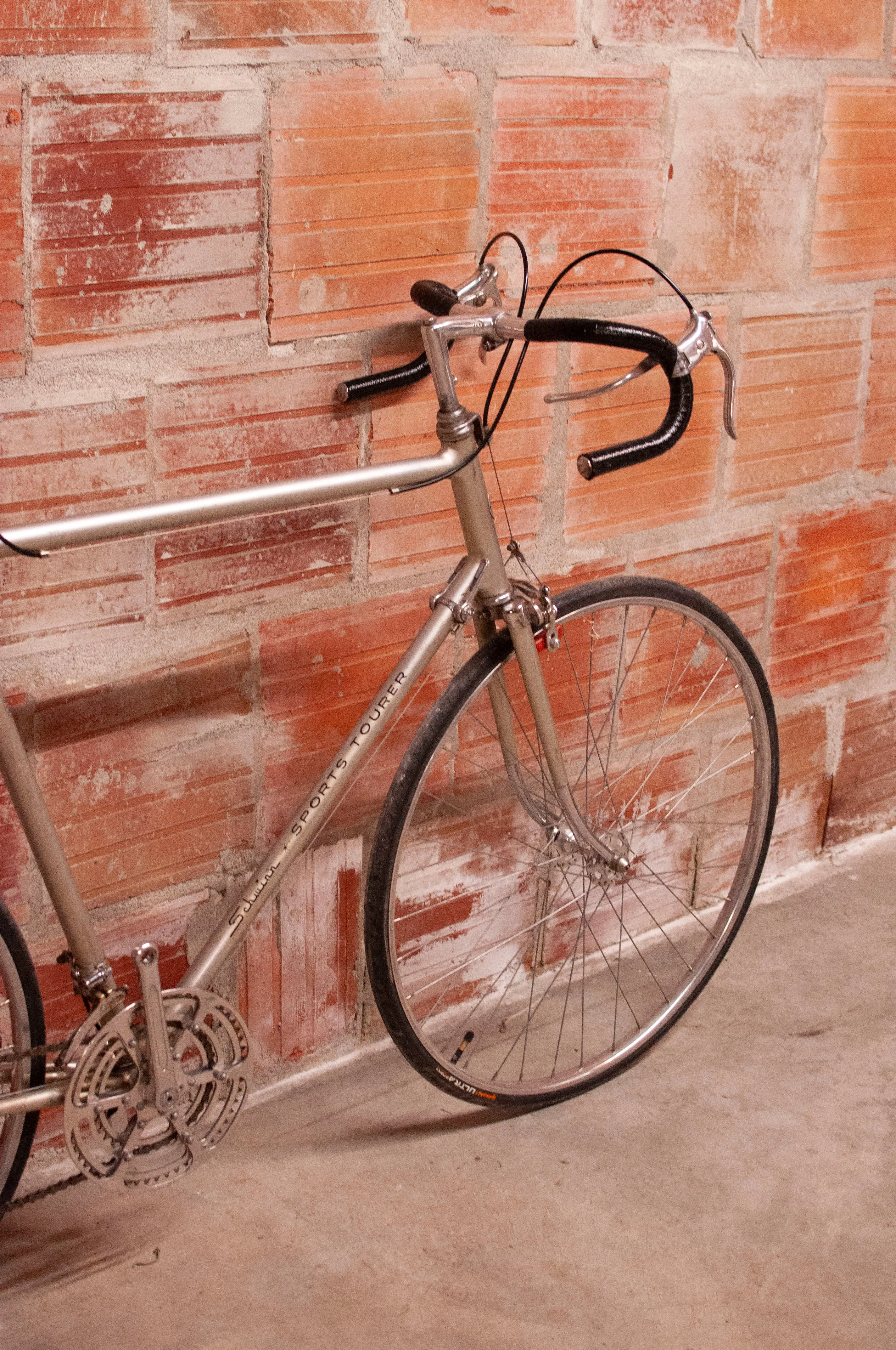Schwinn Sports Tourer - Vintage Road Bike - Silver - 63 cm frame