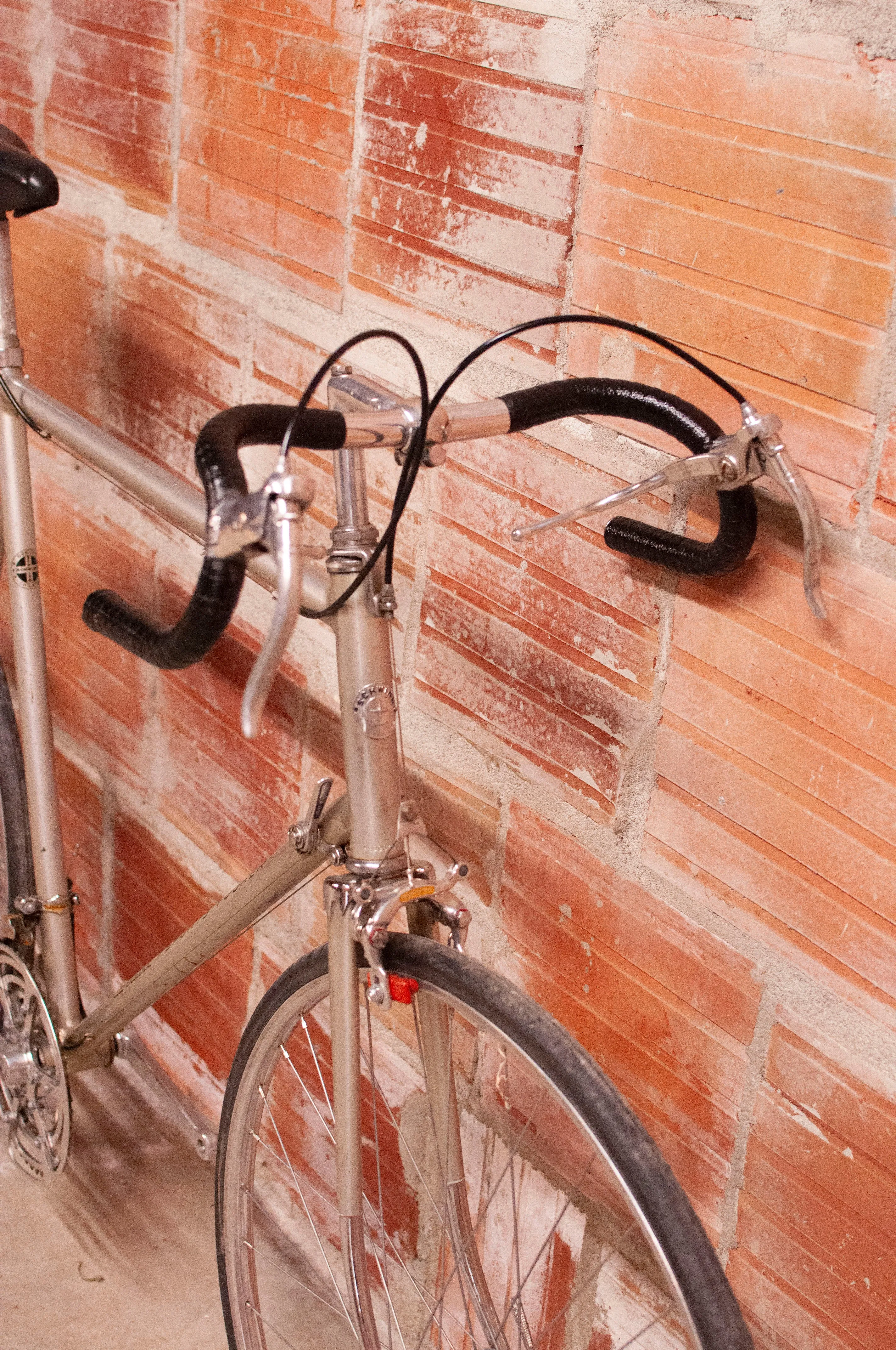 Schwinn Sports Tourer - Vintage Road Bike - Silver - 63 cm frame