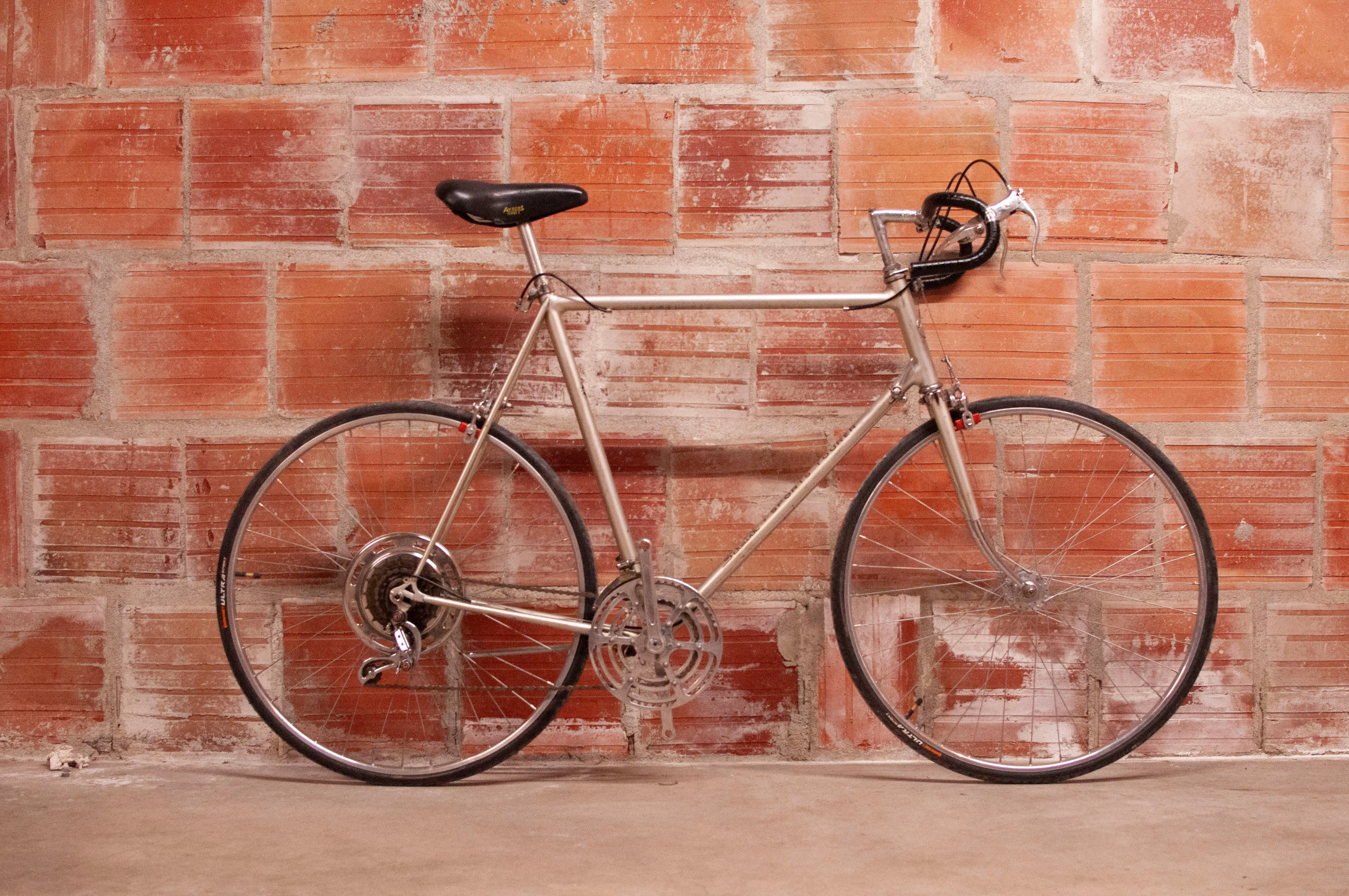 Schwinn Sports Tourer - Vintage Road Bike - Silver - 63 cm frame